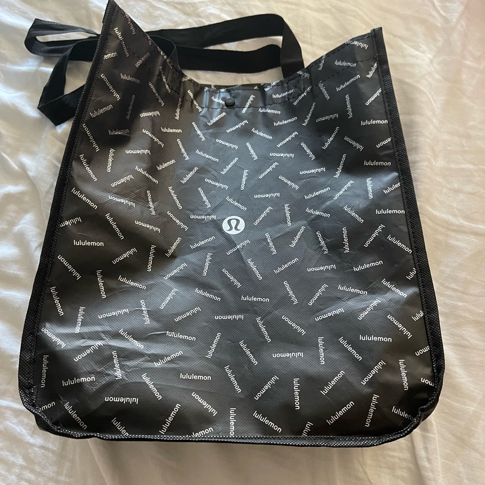 Lululemon large bag